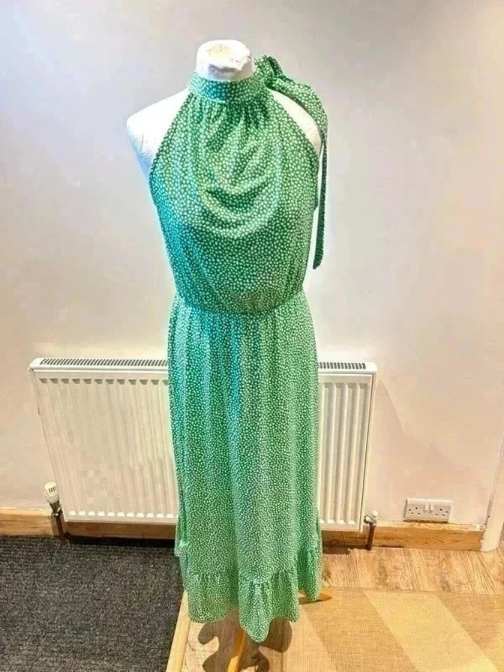 Et Vous green & white patterned dress Size 12 tie neck stretch fabric